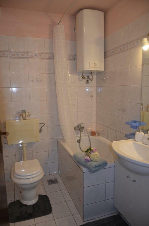 Apartman Una Lägenhet Crikvenica Exteriör bild