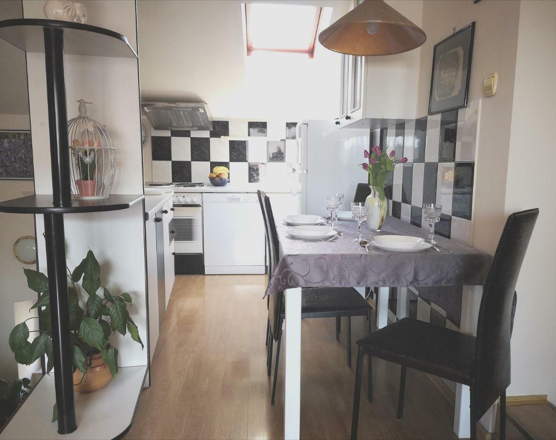 Apartman Una Lägenhet Crikvenica Exteriör bild